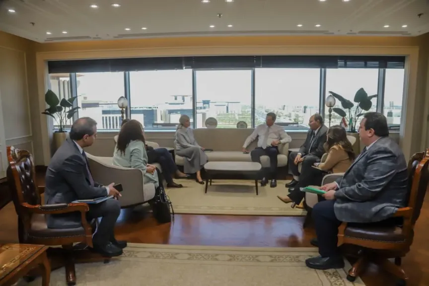 وزير الزراعة يبحث مع مدير ”الأغذية العالمي” بالقاهرة سبل تعزيز التعاون ودعم صغار المزارعين