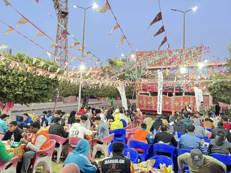 ”طلاب من أجل مصر” بجامعة أسيوط تواصل تنظيم سلسلة الإفطارات الجماعية