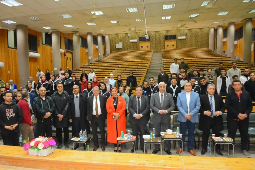 أجواء رمضان تجمع أسرة جامعة أسيوط في إفطارات وسهرات رمضانية بكليات الصيدلة