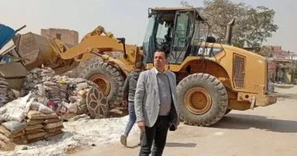 حملات مكثفة لإزالة مخالفات البناء وأعمال الحفر في المهد بحي البساتين