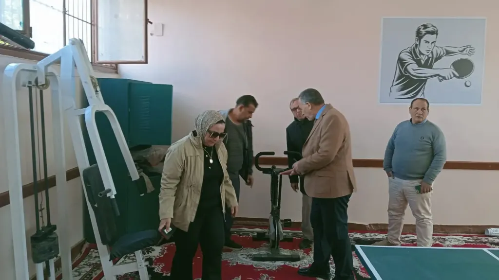 جانب من متابعه 