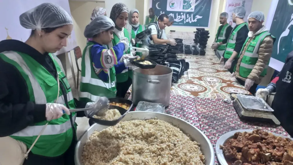 محافظ أسيوط: تجهيز وتوزيع 150 ألف وجبة إفطار وسحور للأسر الأولى بالرعاية