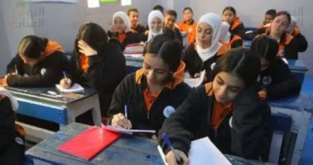 مدير تعليم الجيزة يشدد على متابعة نسب حضور وغياب الطلاب يوميًا بالمدارس