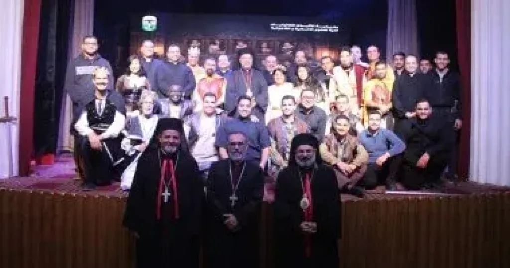 بطريرك الأقباط الكاثوليك يشهد عرض مأساة هاملت بالكلية الإكليريكية بالمعادى