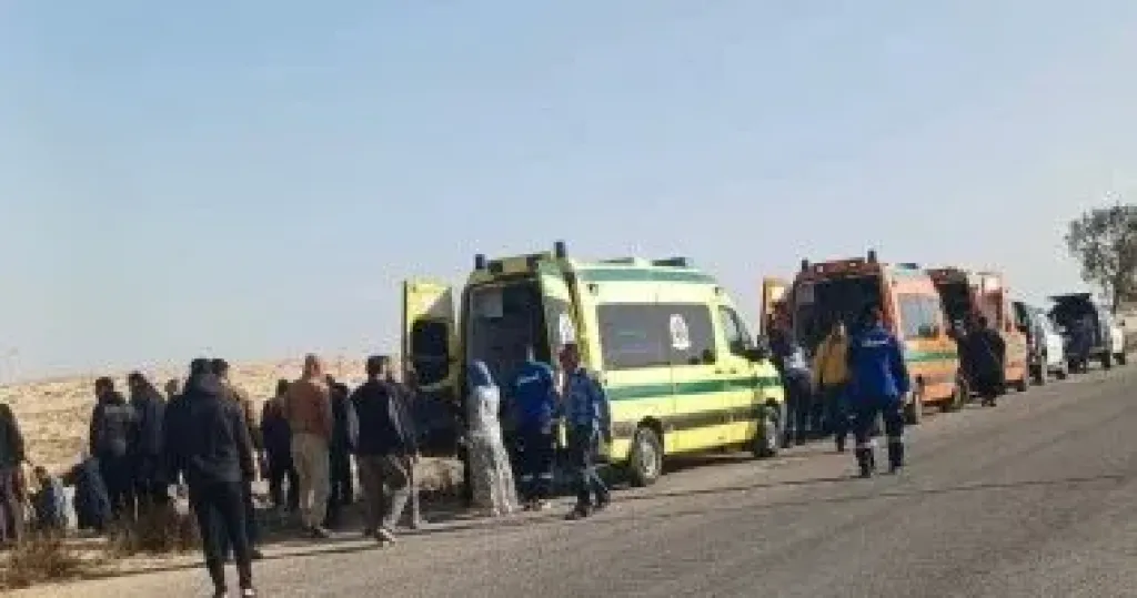 انقلاب سيارة ربع نقل داخل ترعة في قرية حجازة بقنا والبحث عن مفقودين