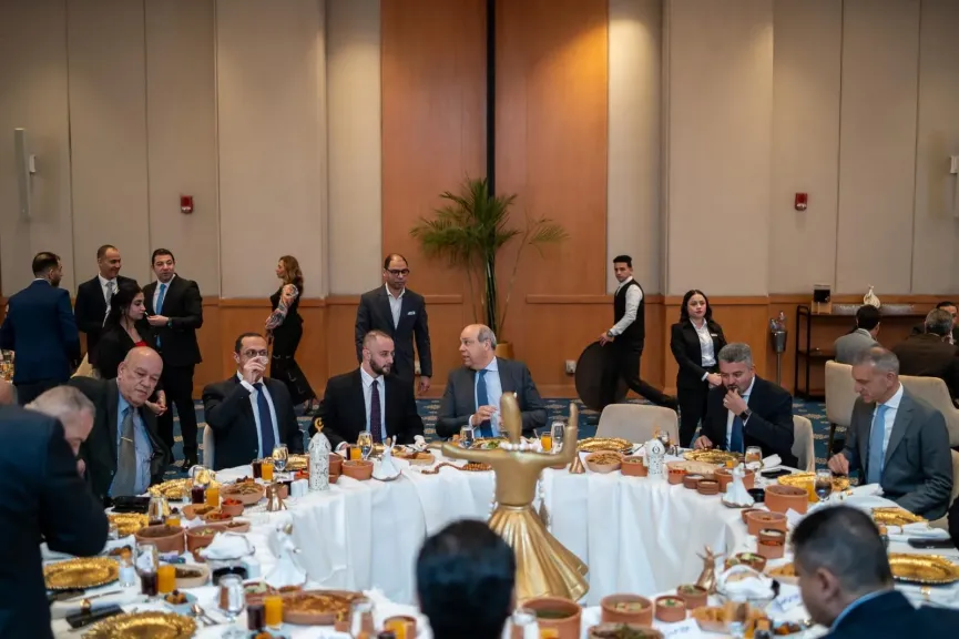 ”رابطة الطيارين” تشيد بثقة القيادة السياسية واستمرار ”الحفني” وزيرا للطيران