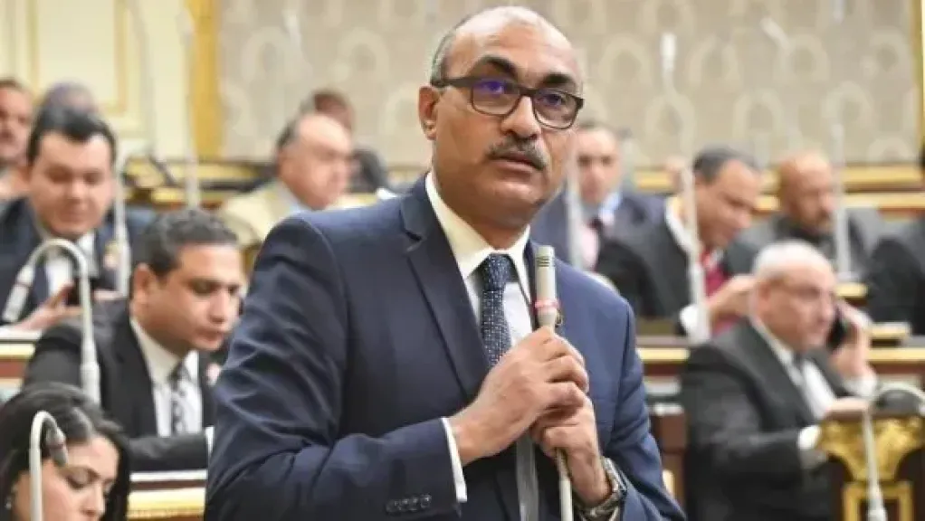 النائب إيهاب منصور يتوعد الحكومة بعد رفع أسعار المحروقات