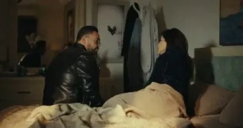 مسلسل اللون الأزرق الحلقة 6.. آمنة تنهار بعد فصلها من العمل وتطلب العودة إلى دبى