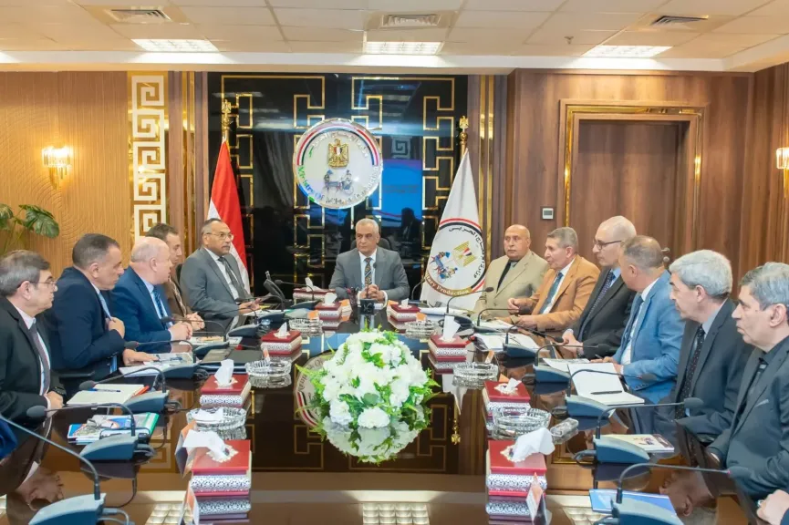 وزير الإنتاج الحربي: نستغل فائض الطاقات الإنتاجية لخدمة المشروعات المدنية