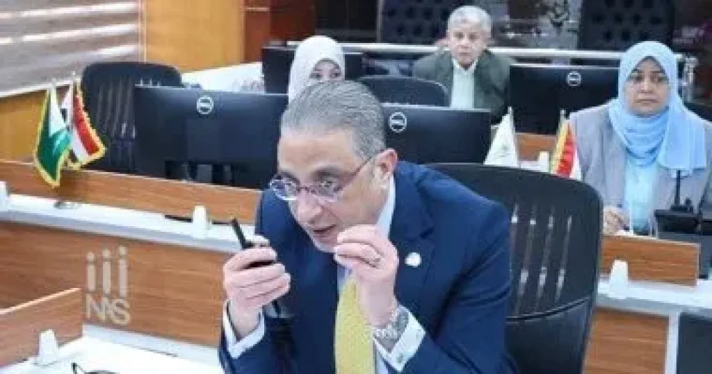 محافظ الجيزة: سحب خط السير وغرامة رادعة لأى سائق يخالف التعريفة الجديدة