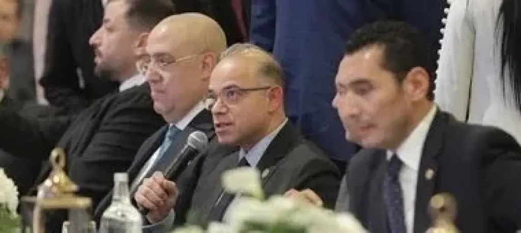 عاصم الجزار: المنطقة تمر بمرحلة شديدة الحساسية والحلول السياسية السبيل الوحيد لاحتواء التصعيد