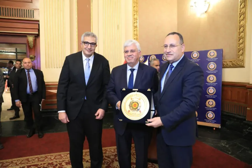 وزير التعليم العالي يشارك في إفطار المجلس الأعلى للجامعات ويكرم د.أيمن عاشور