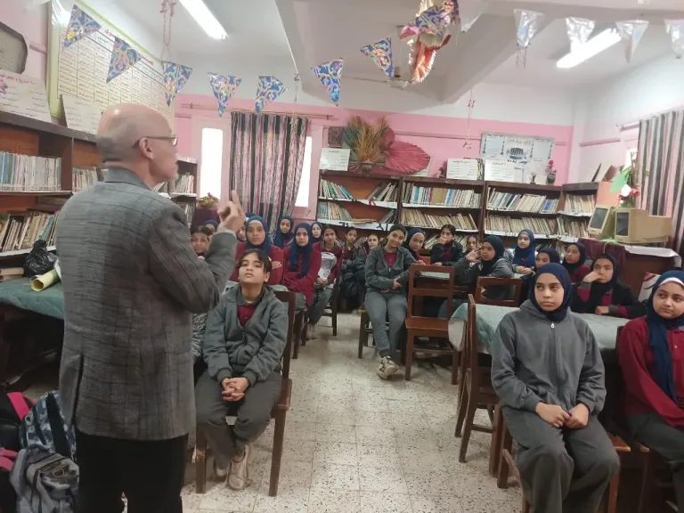 محافظ أسيوط: ندوة توعوية بمدرسة الخياط الإعدادية بنات لتحسين الخصائص