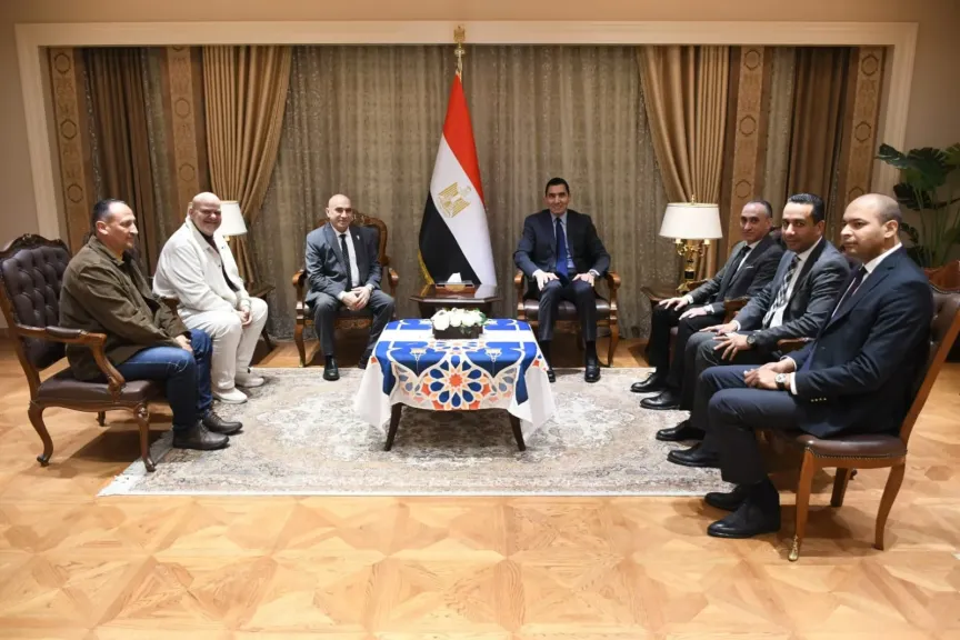 وزير الشباب والرياضة يستقبل مجلس إدارة الاتحاد المصري لرفع الأثقال