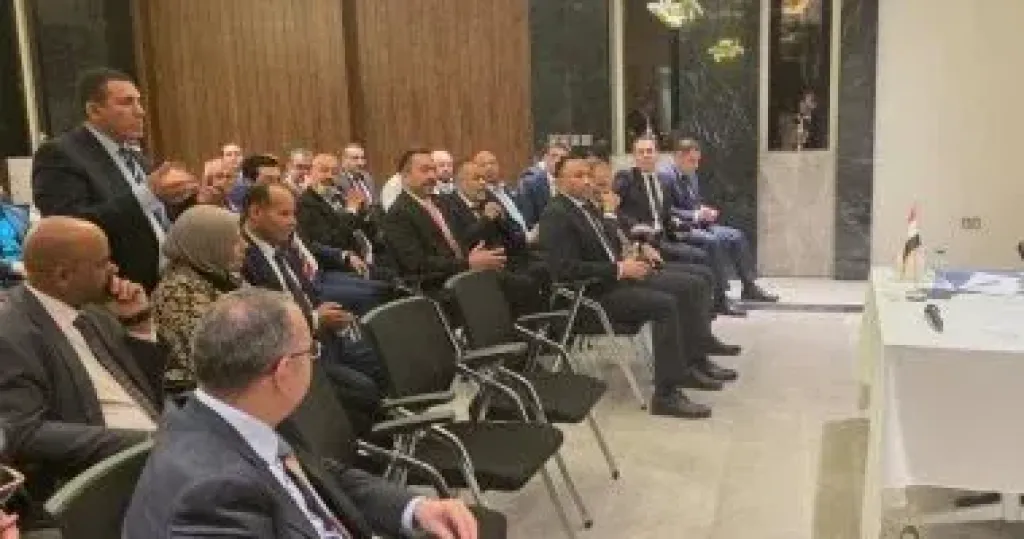 السفير المصري فى الكويت يعقد اجتماعا مع عدد من أعضاء الجالية المصرية