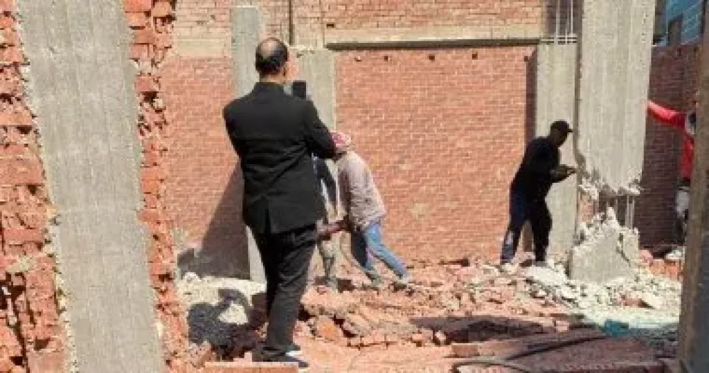 إزالة مخالفات بناء وغلق وتشميع محلات تجارية بدون ترخيص بالجيزة