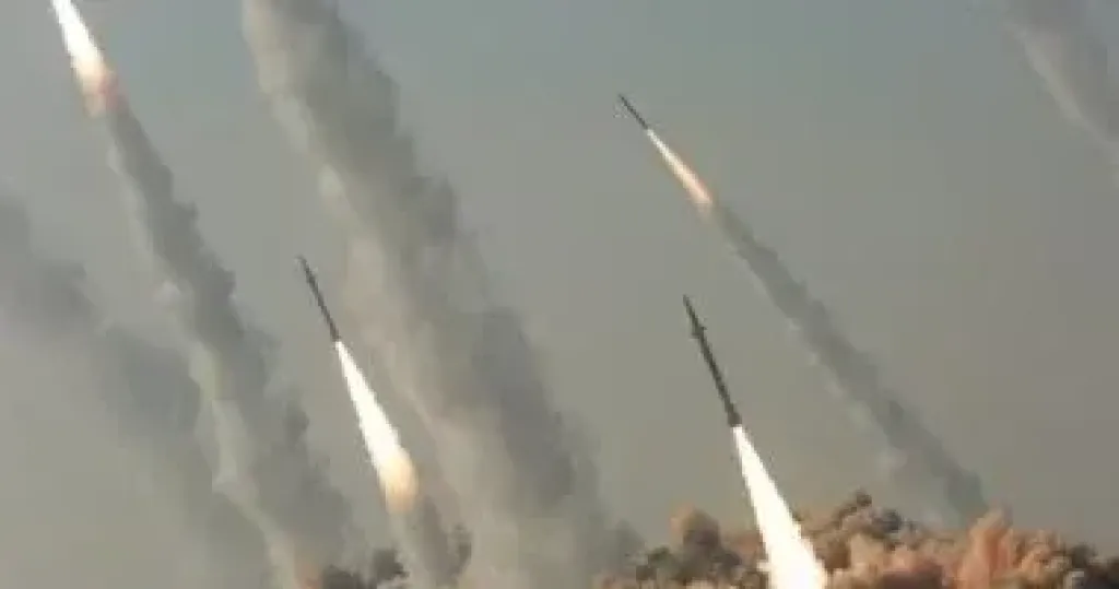 الحرس الثورى يطلق الموجة الصاروخية الـ43 ضد الأسطول الأمريكى الخامس وإسرائيل