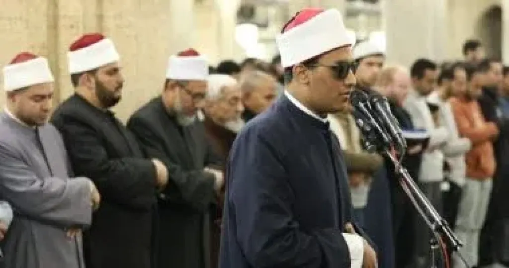 أصغر طالب يؤم المصلين بالجامع الأزهر.. محمد عبد الله نموذج للتفوق القرآني