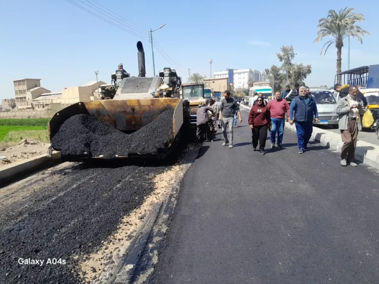 محافظ أسيوط: مواصلة أعمال رصف شارع بورسعيد بديروط بتكلفة 17 مليون