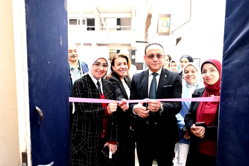 ”أماكن”.. معرض فني بكلية التربية النوعية بجامعة أسيوط يوثق المعالم المعمارية