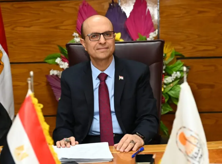 الدكتور المنشاوي يشيد بابتكارات طلاب جامعة أسيوط التكنولوجية الدولية