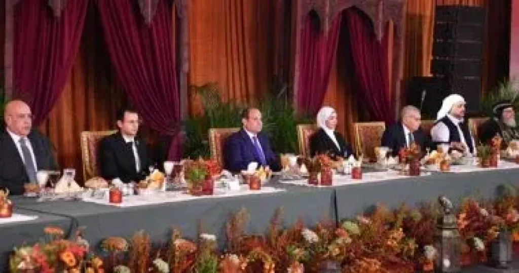 الرئيس السيسى: أعلم أن هناك مشاعر سلبية لرفع أسعار المحروقات ونتفادى خيارات أشد قسوة