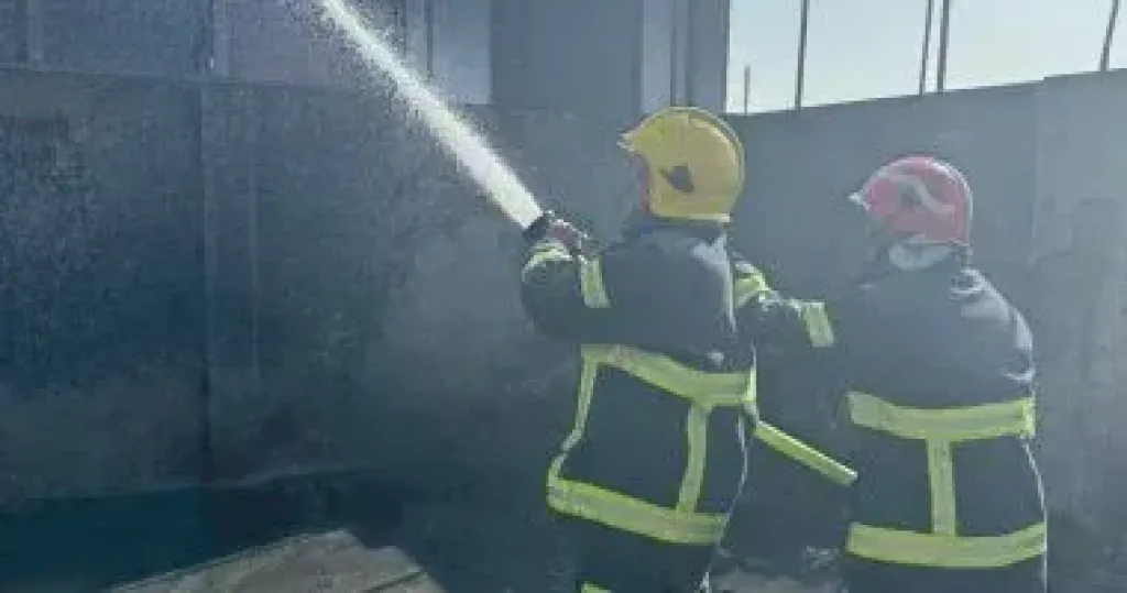 وسط حزن شديد.. أهالي قرية القشيش يشيعون جنازة جثامين 3 أطفال في حريق منزلهم