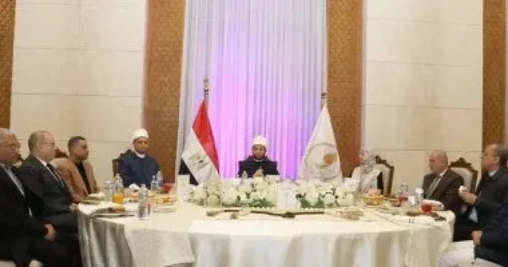 وزير الأوقاف يشارك أبناءه الإفطار السنوي لوزارة الأوقاف بمسجد مصر