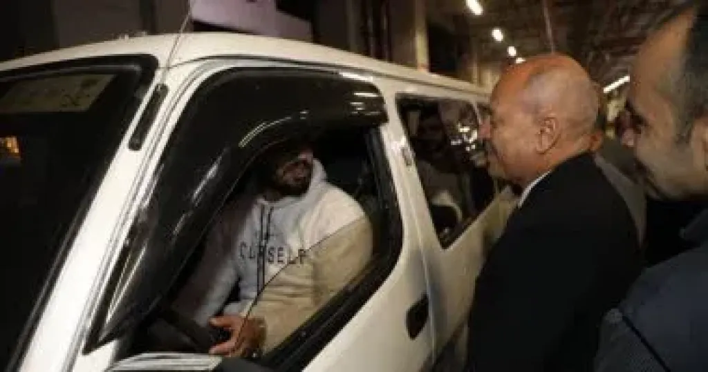 ​محافظ القاهرة يتفقد المواقف لمتابعة الالتزام بالتعريفة الجديدة