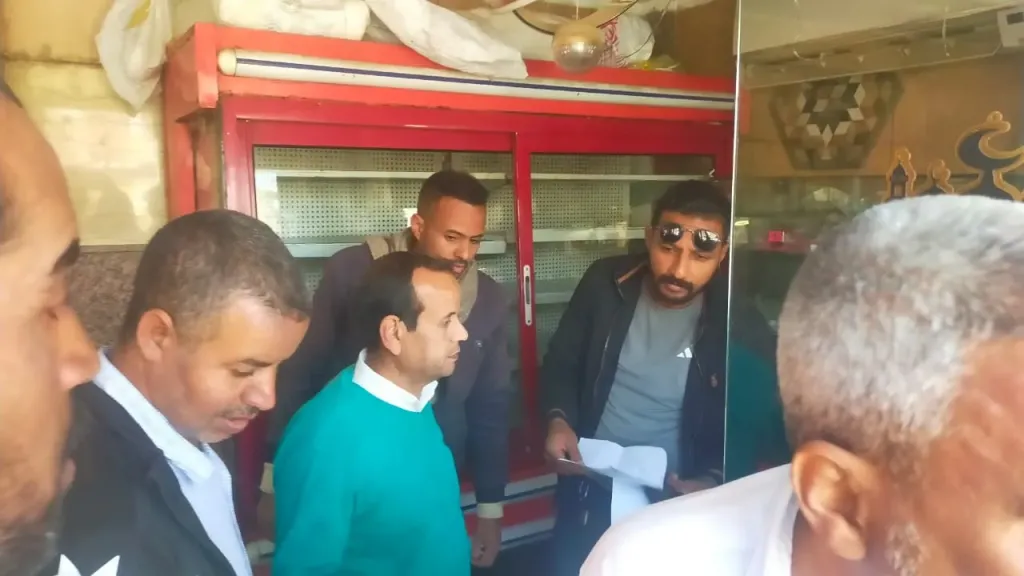 محافظ أسيوط: استمرار حملات التفتيش على رخص المحلات والمطاعم والمخابز