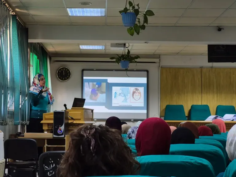 مستشفى الأطفال بجامعة أسيوط ينظم ندوة علمية حول الرعاية التنفسية