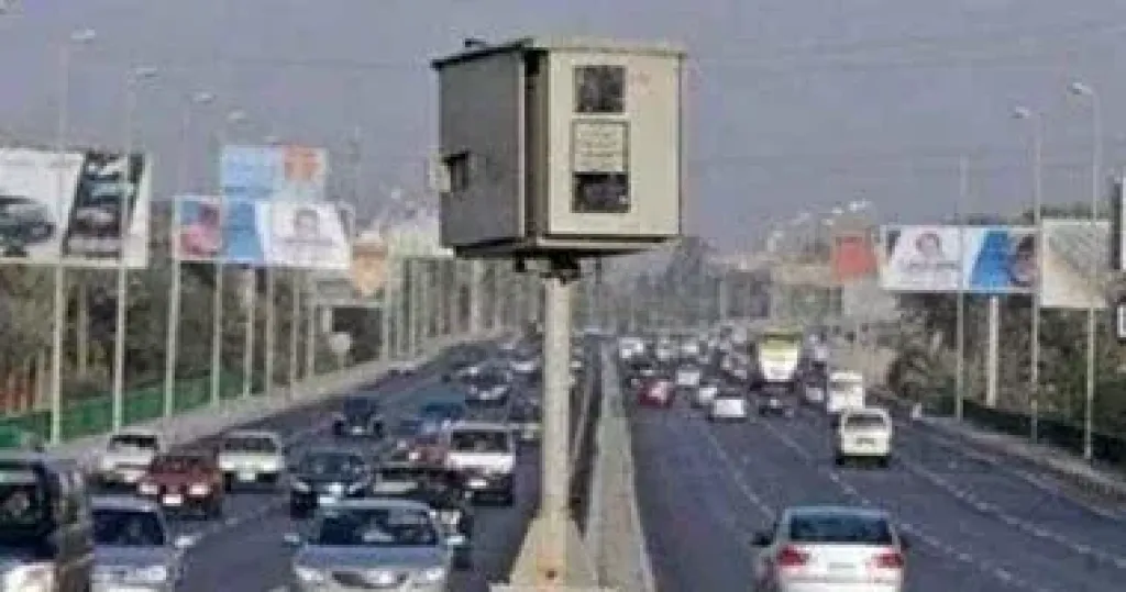 رادار المرور يلتقط 1130 سيارة تسير بسرعات جنونية فى 24 ساعة