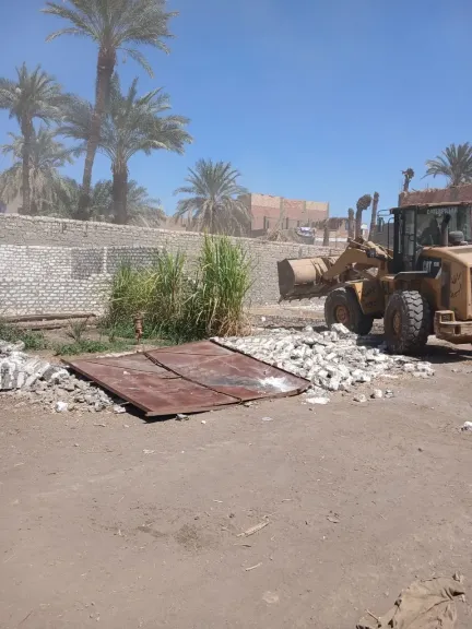 محافظ أسيوط: إزالة 18 حالة تعدي على أراضي زراعية وأملاك دولة بـ4 مراكز