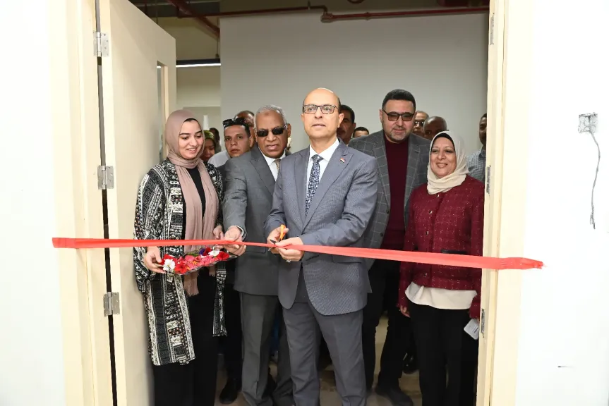 الدكتور المنشاوي يفتتح المرحلة الثانية من تجهيز المعامل العلمية المتقدمة