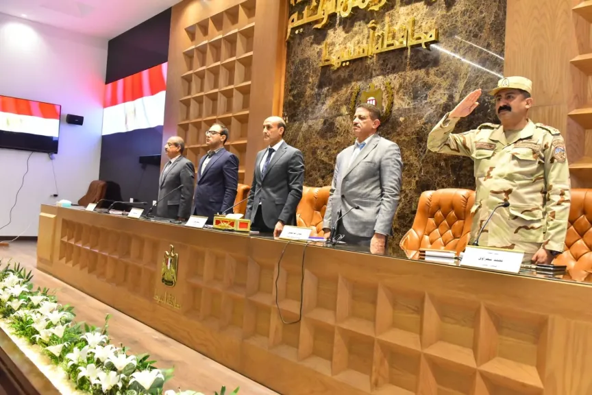 محافظ أسيوط يترأس الاجتماع الأول للمجلس التنفيذي ويوجه برفع درجة الاستعداد