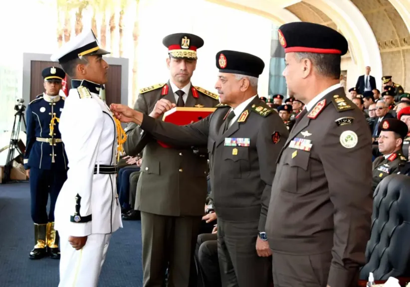 وزير الدفاع يشهد حفل انتهاء فترة الإعداد العسكرى لطلبة الأكاديمية والكليات العسكرية