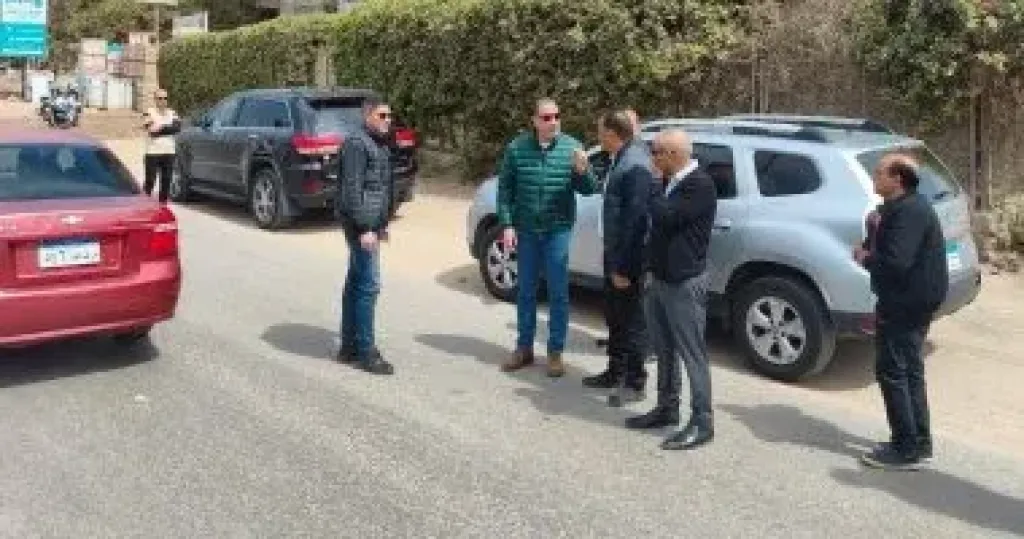 محافظ الجيزة يستدعى رئيس مركز أبو النمرس ويُبدي عدم رضاه عن مستوى النظافة