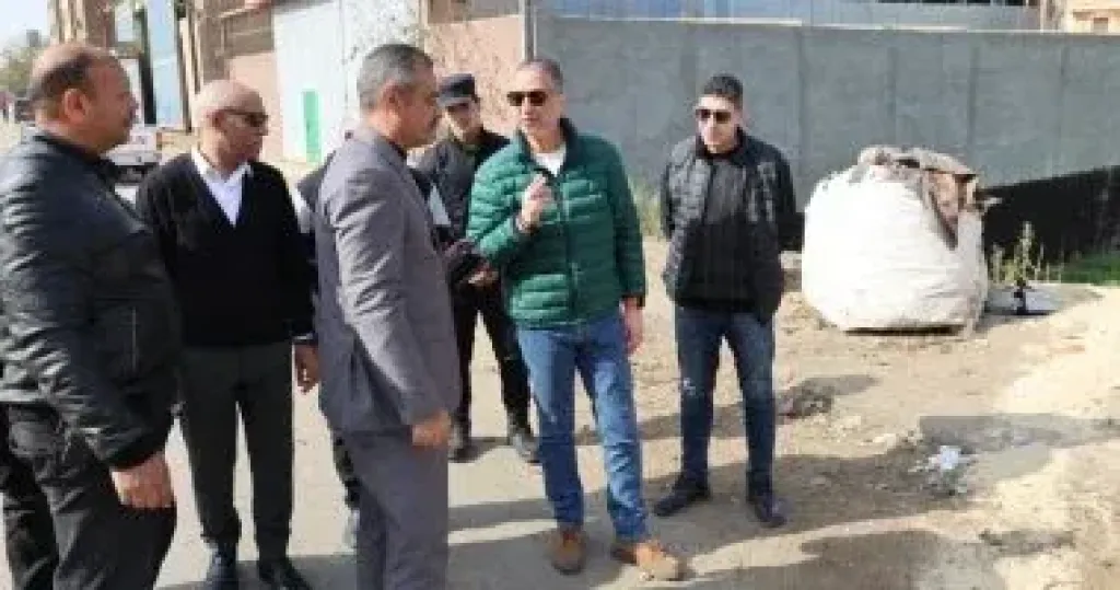 محافظ الجيزة يضبط فريزة خلال جولة بشوارع طراد النيل والغاز فى الوراق