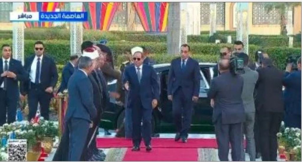 الرئيس السيسي يصل مسجد الفتاح العليم لأداء صلاة عيد الفطر