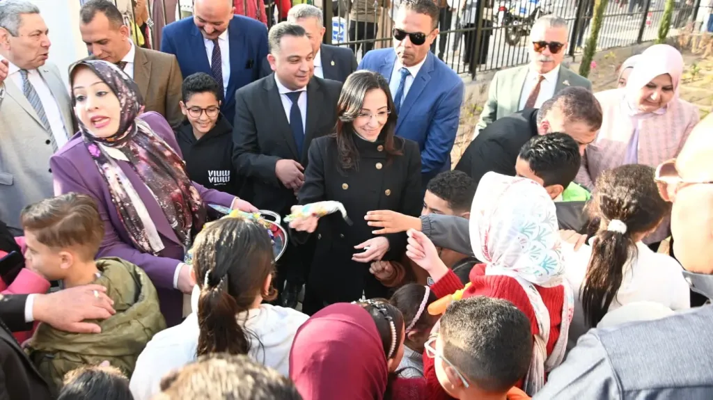 محافظ البحيرة تشارك المواطنين فرحتهم بعيد الفطر المبارك وسط أجواء من الفرح والبهجة