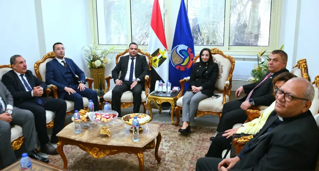 جاكلين تستقبل وفود المهنئين بعيد الفطر المبارك وتؤكد: التلاحم المجتمعي ركيزة أساسية لاستكمال مسيرة التنمية