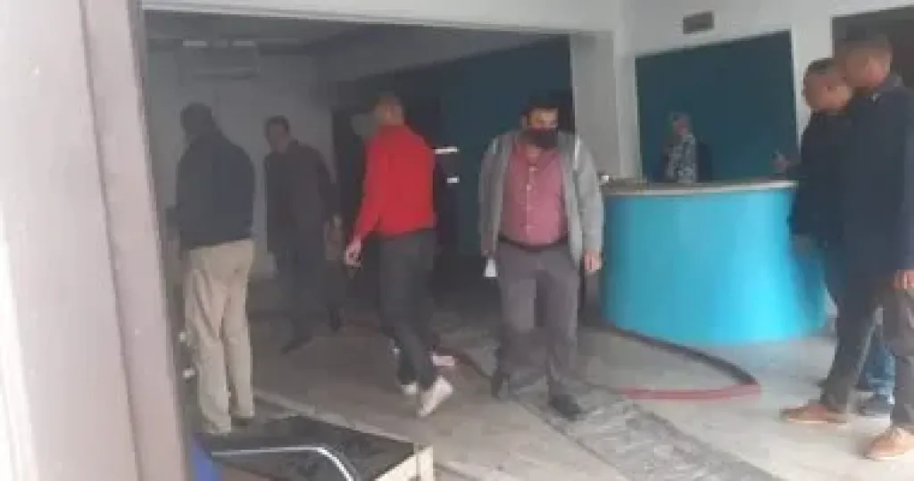 إخماد حريق داخل مستشفى فى الوراق
