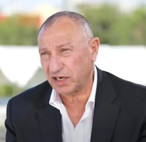 65 صفقة في عهد محمود الخطيب.. لكن كم لاعب مازال مستمرًا؟