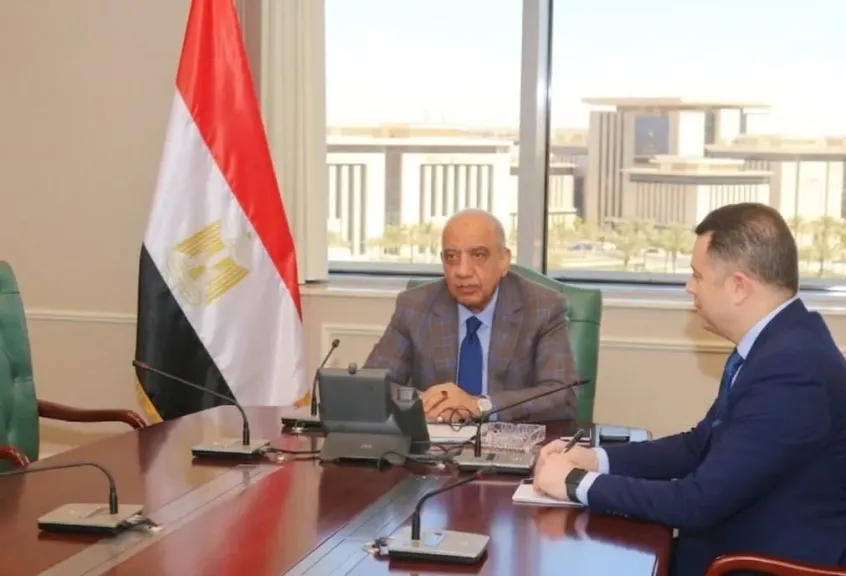 عصمت يجتمع برئيس هيئة المحطات النووية للوقوف على تطورات ومستجدات تنفيذ مشروع المحطة النووية