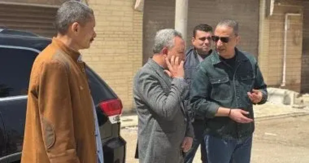 محافظ الجيزة يجازى رئيس مركز الصف ونوابه ورؤساء الوحدات المحلية بسبب القمامة