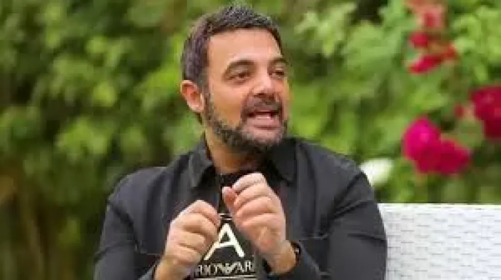 عمرو محمود ياسين: ”و ننسى اللي كان” نهاية مسلسلات ”الواو