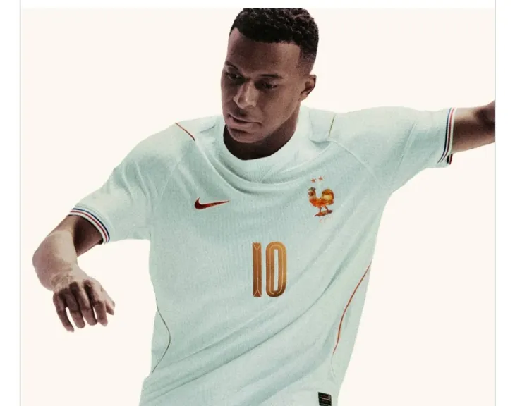 منتخب فرنسا يعلن عن قمصانه الجديدة استعدادا لكأس العالم 2026