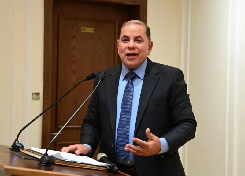 سيد أبوبريدعه يطالب الحكومه بوضع جدول زمني لتعيين أوائل الخريجين وحملة الماجستير والدكتوراه