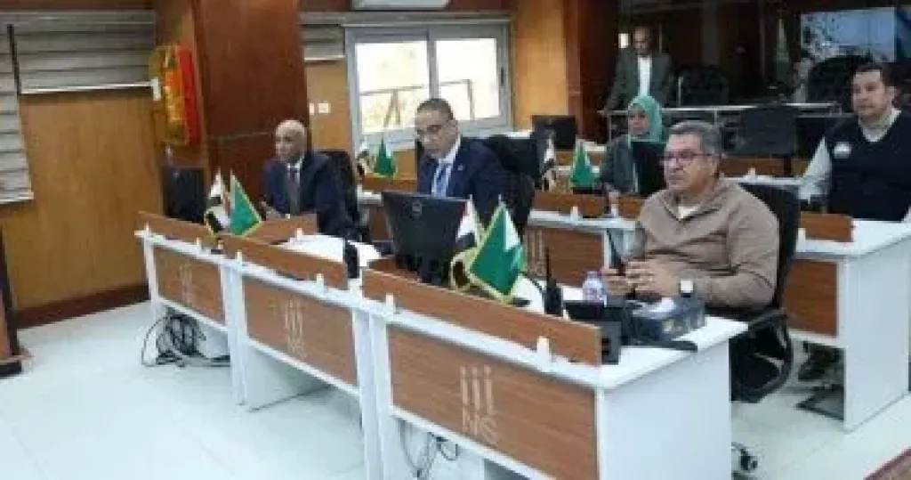 محافظ الجيزة: تشميع كافيهات متعدية على الطريق العام بأرض اللواء