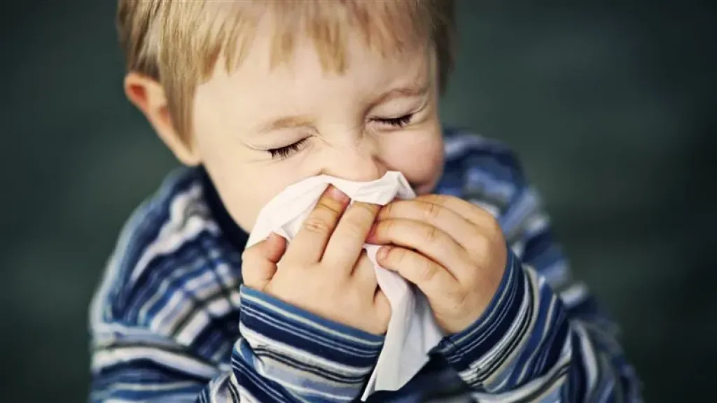 بعد تعطيل الدراسة في المنيا.. كيف تحمي أطفالك من تقلبات طقس الغد